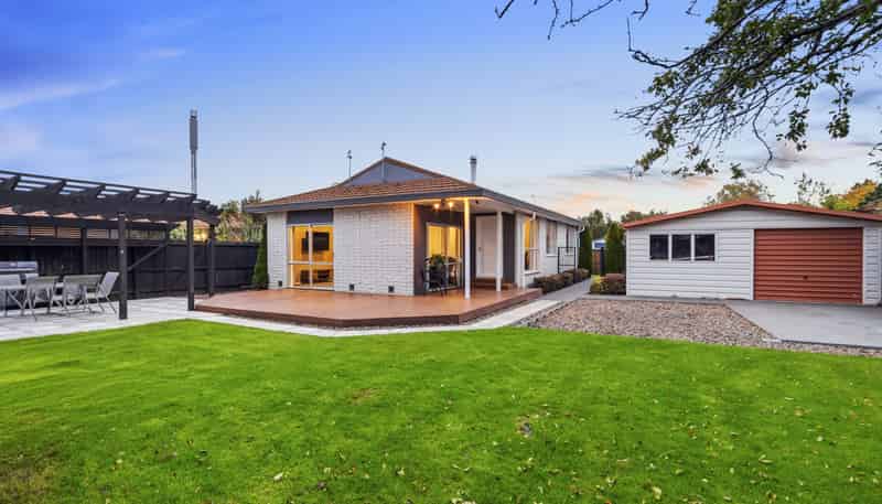 63 Solomon Avenue, Redwood