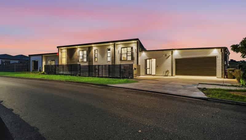 62 Castlebane Drive, Flat Bush