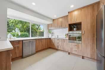 10 Highgate Place, Somerville