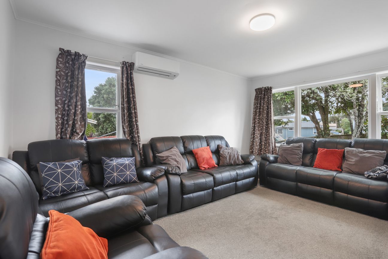 Potential and priced to sell. - Vista 4