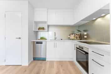 4/67 Royal View Road, Te Atatu South