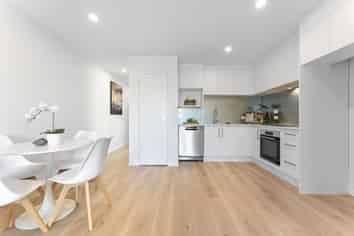 4/67 Royal View Road, Te Atatu South