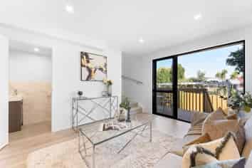 4/67 Royal View Road, Te Atatu South