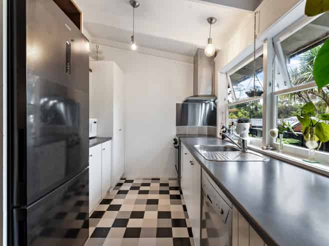 4 Sunnyview Road, Greenhithe