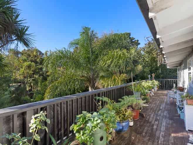 4 Sunnyview Road, Greenhithe