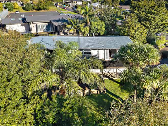 4 Sunnyview Road, Greenhithe