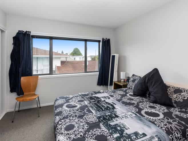 360 Worcester Street , Linwood