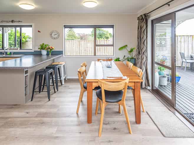 18 Warwick Place, Springvale