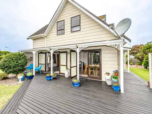 18 Warwick Place, Springvale