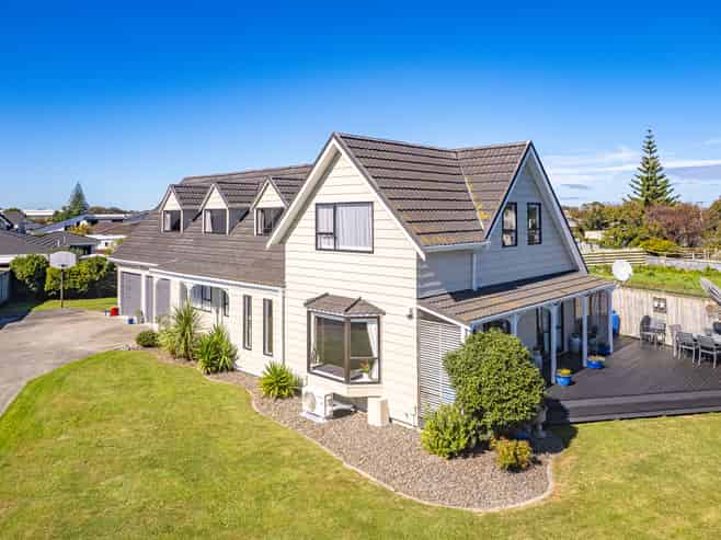 18 Warwick Place, Springvale