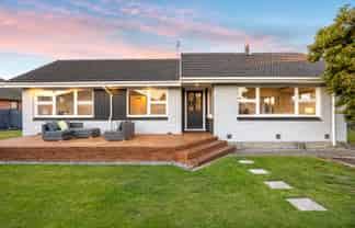 4 Adrian Place, Shirley