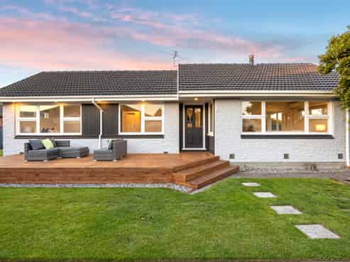 4 Adrian Place, Shirley
