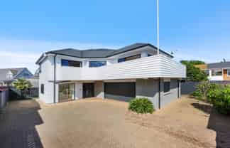 2/30 Eastern Beach Road, Eastern Beach