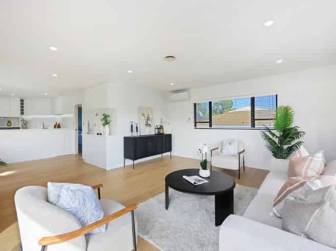 2/30 Eastern Beach Road, Eastern Beach