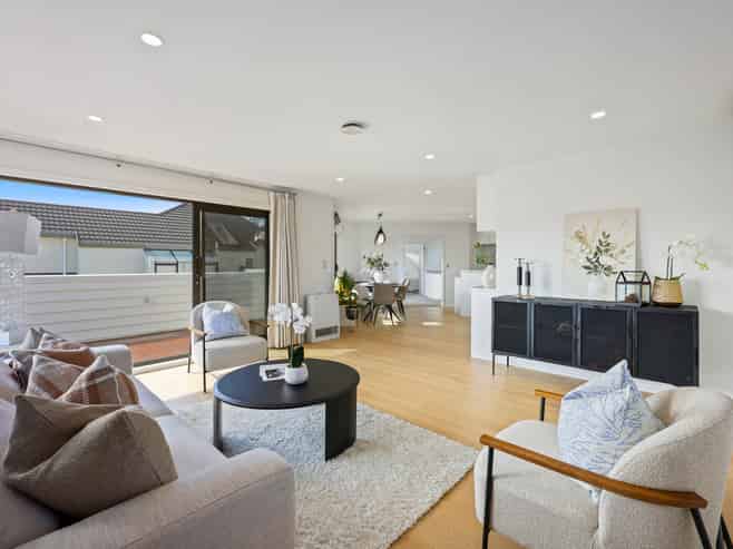 2/30 Eastern Beach Road, Eastern Beach