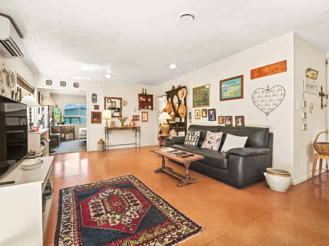 1/24 Everard Avenue, Army Bay