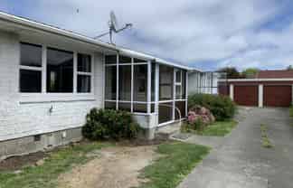 2/207 Colombo Street, Sydenham