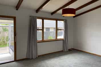 2/207 Colombo Street, Sydenham