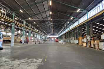 Warehouse with 15T Gantry