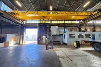 Warehouse with 15T Gantry
