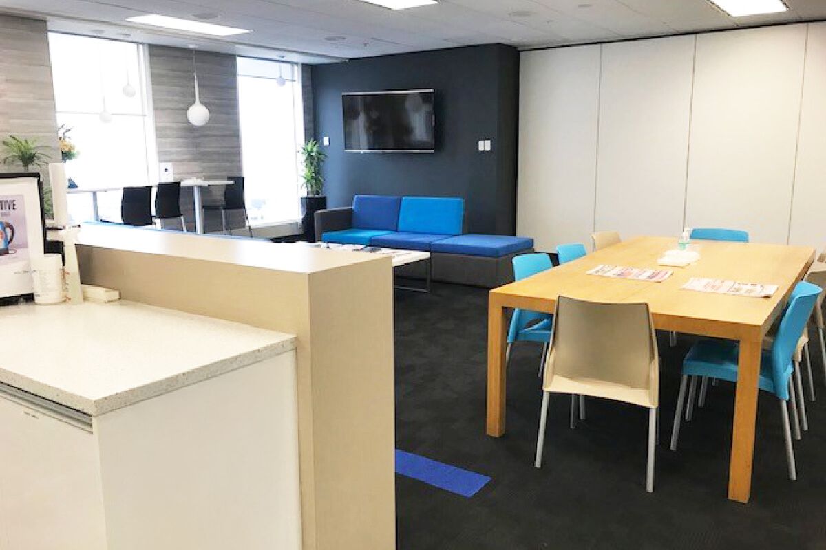 Level 20 Office in the Iconic Majestic Centre - Mai multe