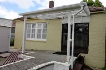 35 Preston Avenue, Mount Albert