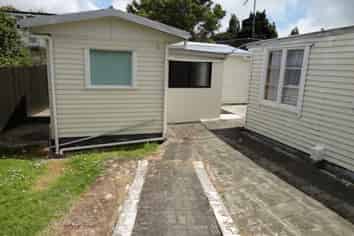 35 Preston Avenue, Mount Albert