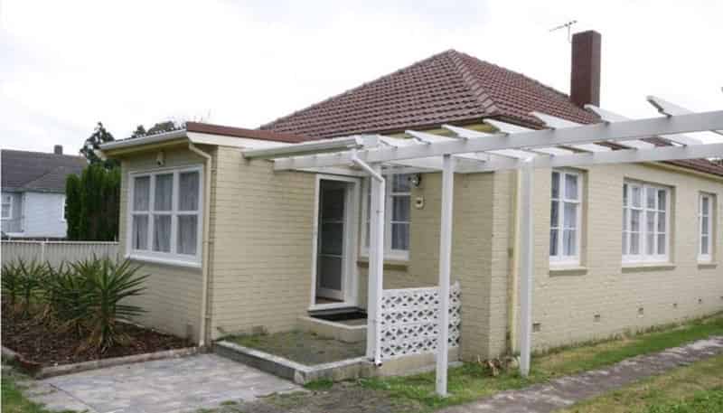 35 Preston Avenue, Mount Albert