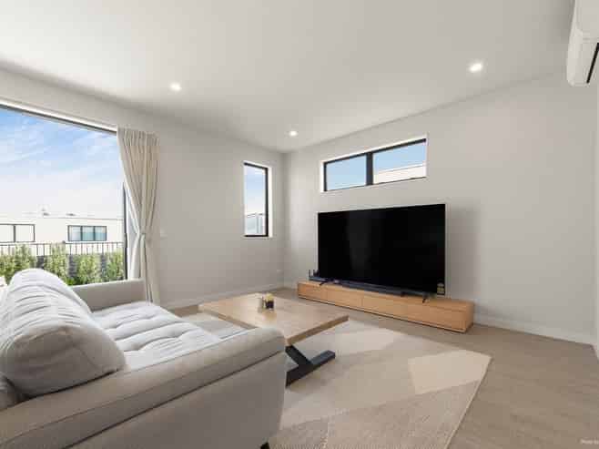 12 Porowha Road, Westgate