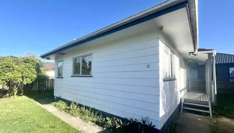 57 Burundi Avenue, Clendon Park