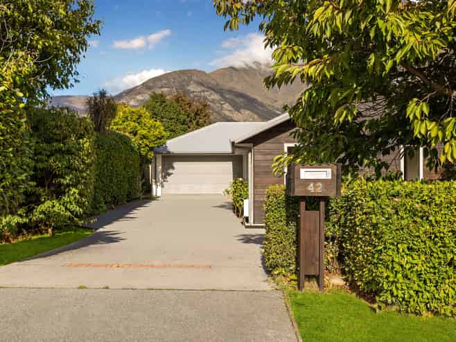 42 Sylvan Street, LAKE HAYES