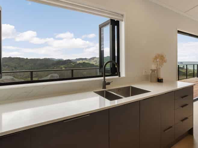 1a Tarapatiki Drive, Whitianga