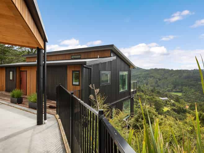 1a Tarapatiki Drive, Whitianga