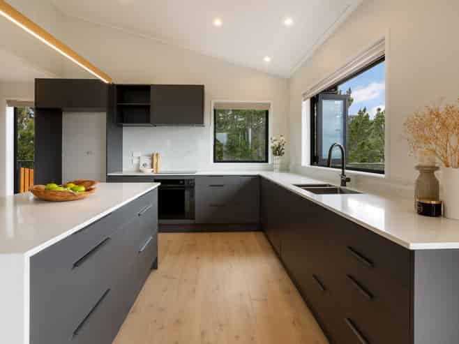 1a Tarapatiki Drive, Whitianga