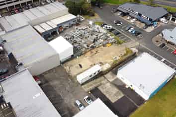 600M² YARD - SILVERDALE TOWNSHIP
