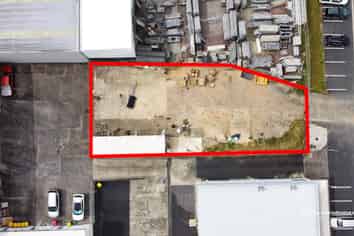 600M² YARD - SILVERDALE TOWNSHIP
