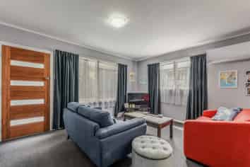 2/82 Wellington Street, Picton