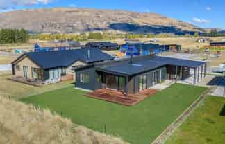 33 Packer Road, Wanaka