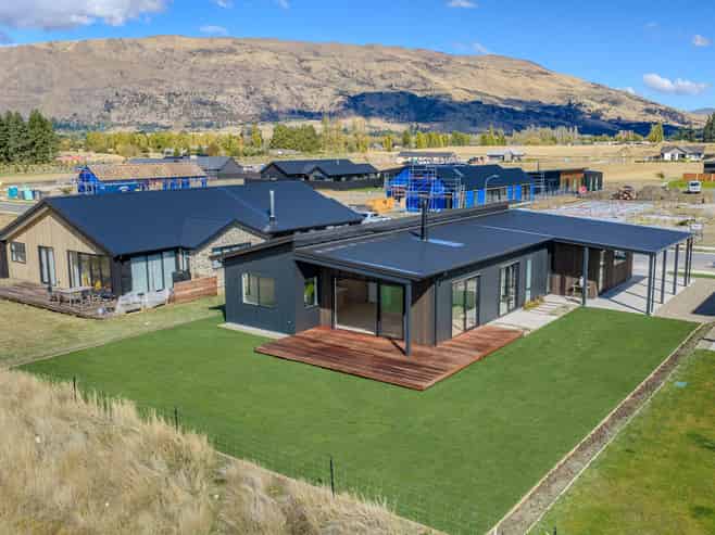 33 Packer Road, Wanaka
