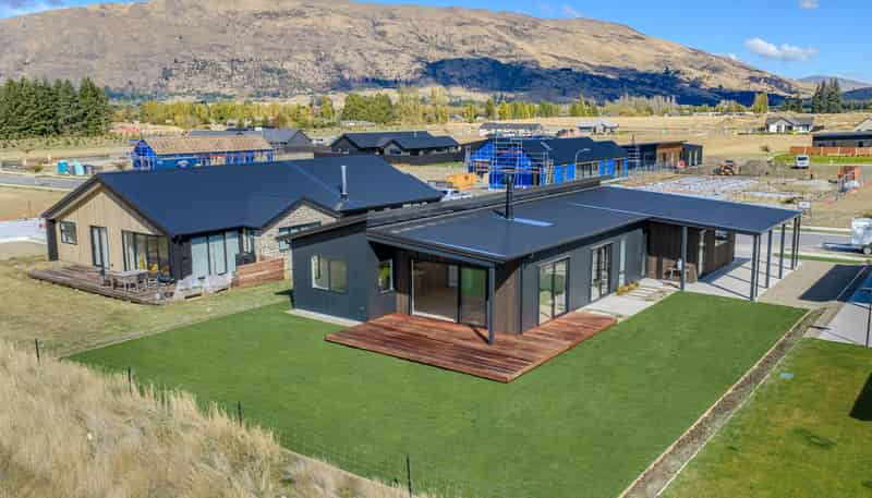 33 Packer Road, Wanaka