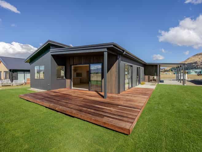 33 Packer Road, Wanaka