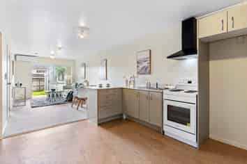 1/242 Great North Road, Henderson