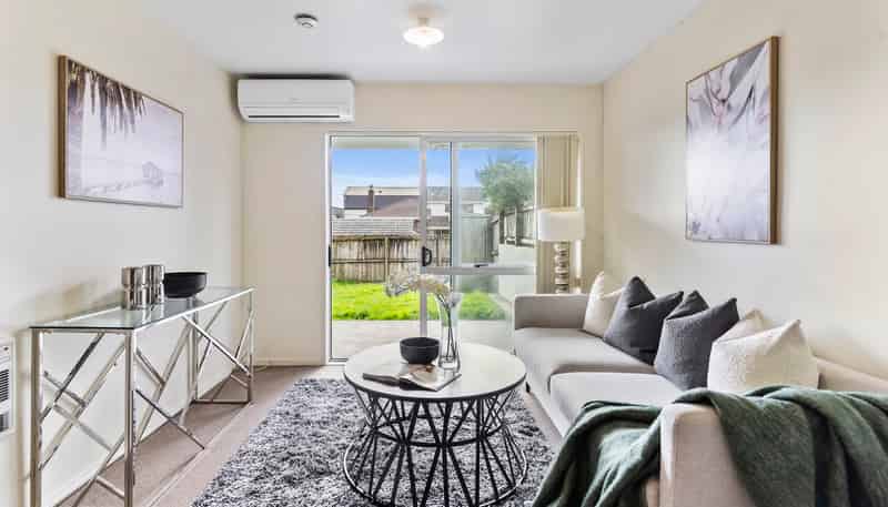 1/242 Great North Road, Henderson