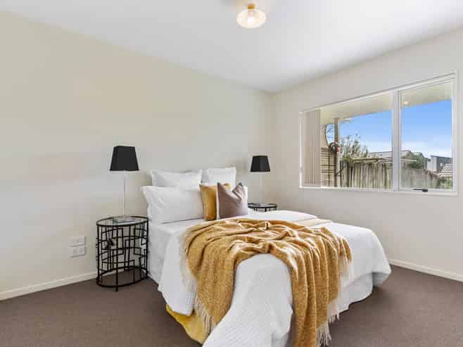 1/242 Great North Road, Henderson