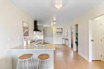 1/242 Great North Road, Henderson