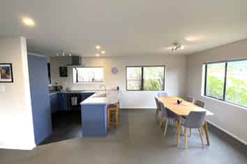 4 Tarawera Road, Johnsonville