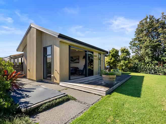 2/31 Links Drive, Waiwhakaiho