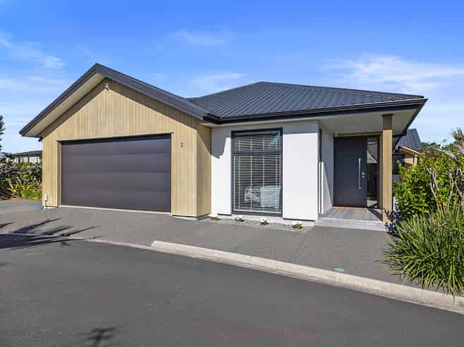 2/31 Links Drive, Waiwhakaiho