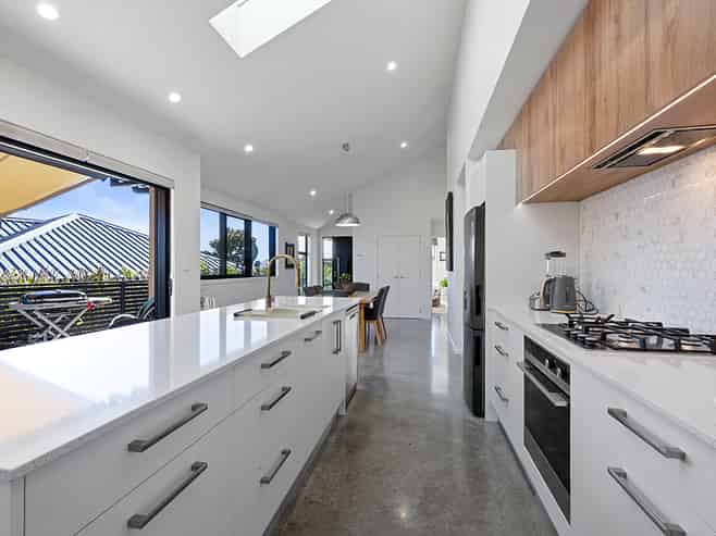 2/31 Links Drive, Waiwhakaiho