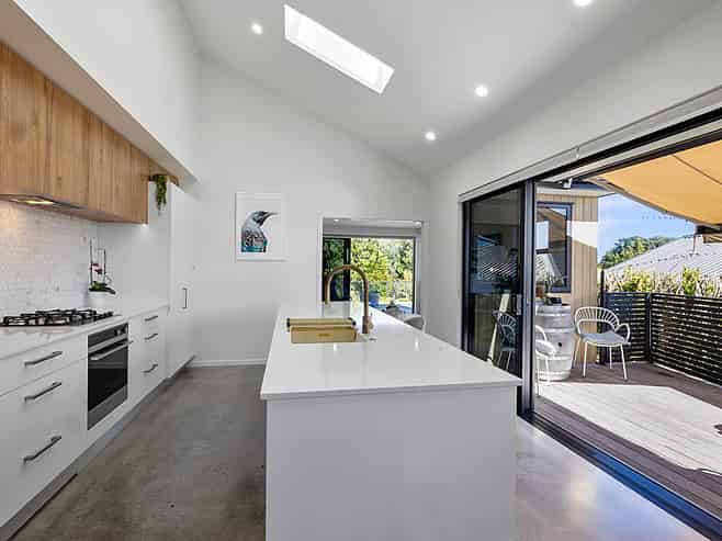 2/31 Links Drive, Waiwhakaiho